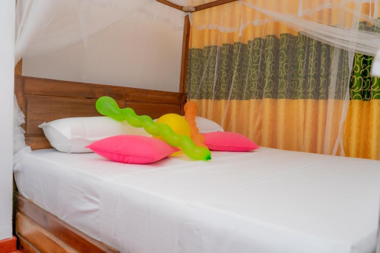 Rainforest Holiday Inn เดนิยายา ภายนอก รูปภาพ