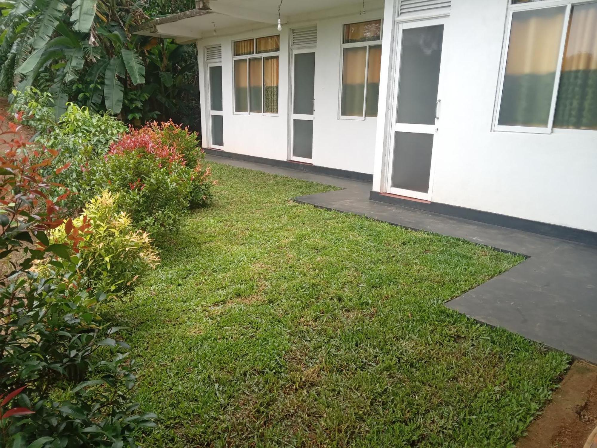 Rainforest Holiday Inn เดนิยายา ภายนอก รูปภาพ