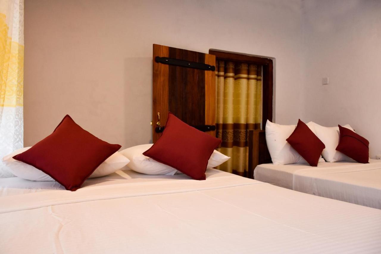 Rainforest Holiday Inn เดนิยายา ภายนอก รูปภาพ
