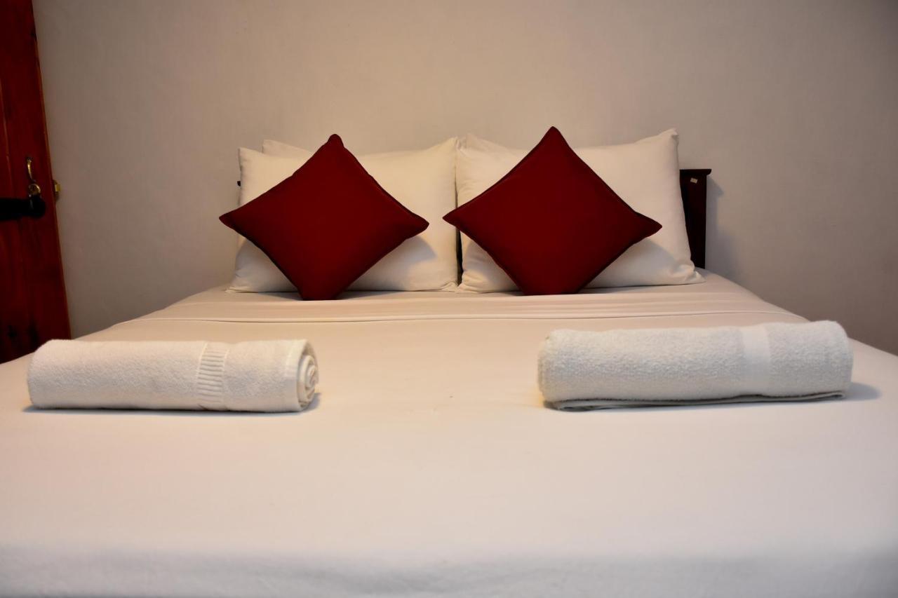 Rainforest Holiday Inn เดนิยายา ภายนอก รูปภาพ